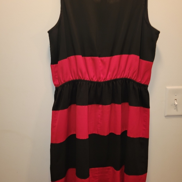 En Focus Red and Black Dress 16W ❤️🖤 - Picture 3 of 3